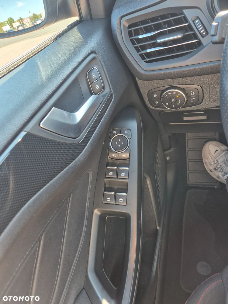Ford Focus 1.5 EcoBoost ST-Line - 11