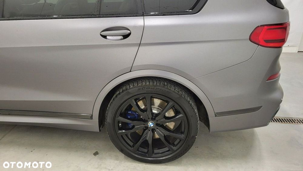 BMW X7 M50i sport - 9