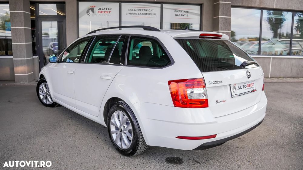 Skoda Octavia Combi Diesel 1.6 TDI DSG Ambition - 30