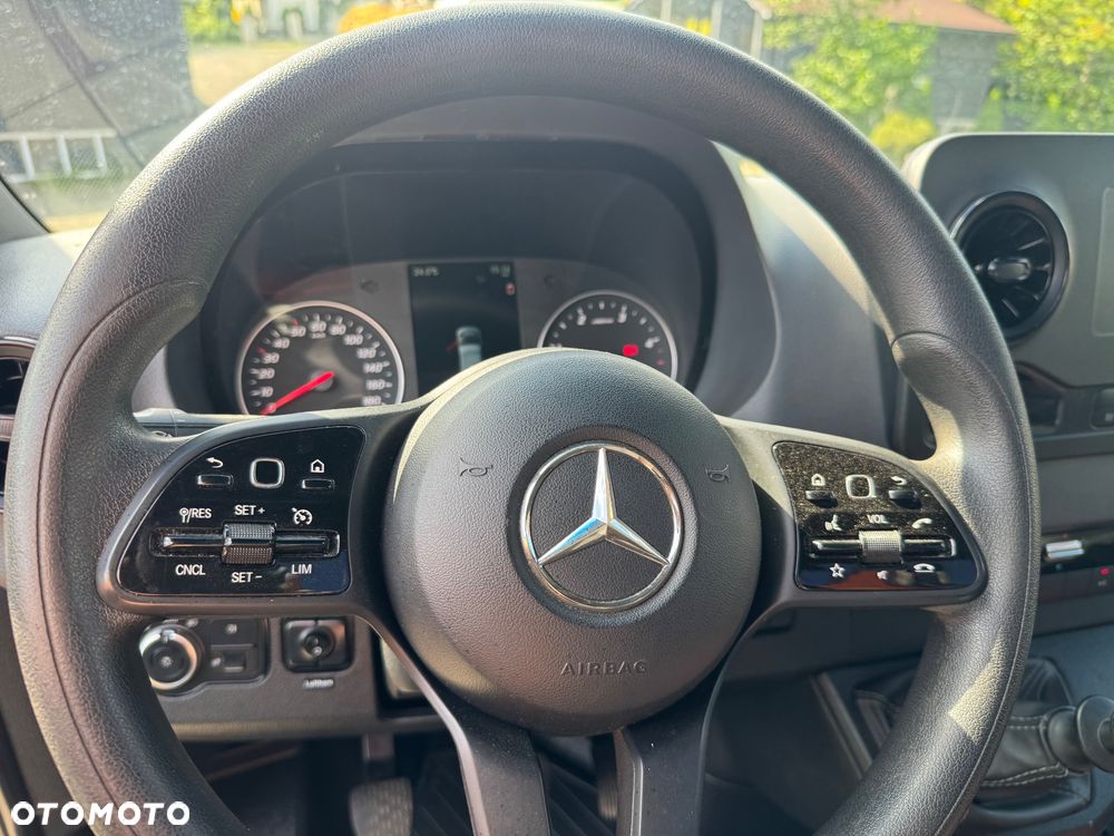 Mercedes-Benz SPRINTER 519 V6 3.0 - 29