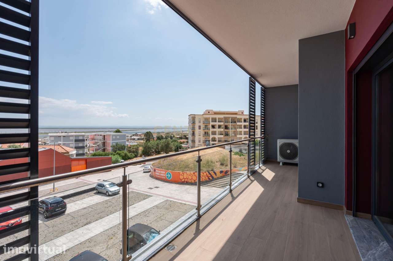 T3 com vista rio, box para 4 carros | Póvoa de Santa Iria - Grande imagem: 4/34
