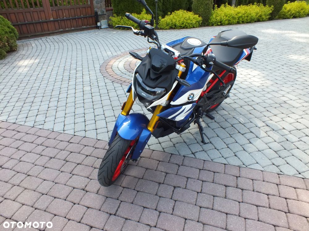 BMW G - 22