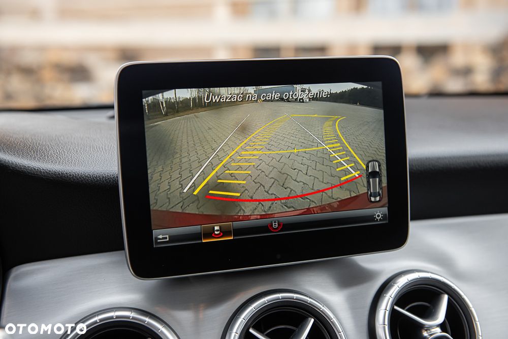 Mercedes-Benz CLA 200 7G-DCT AMG Line - 8