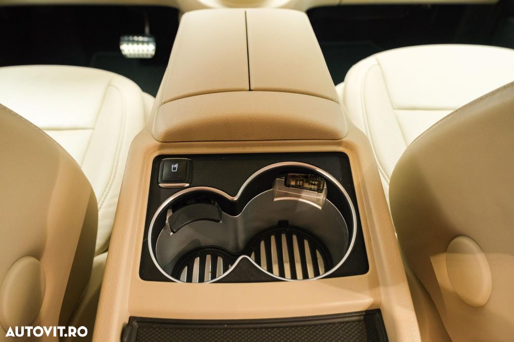 Mercedes-Benz V - 23
