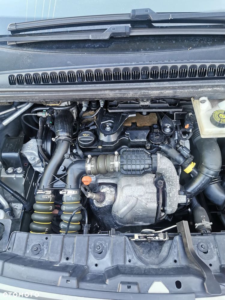 Peugeot 3008 1.6 HDi Premium - 9