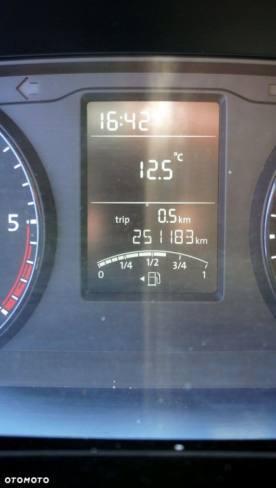 Volkswagen Transporter L2H1 - 27