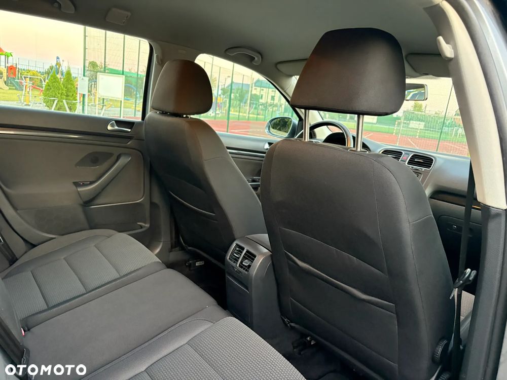 Volkswagen Golf 1.6 TDI DPF Comfortline - 12