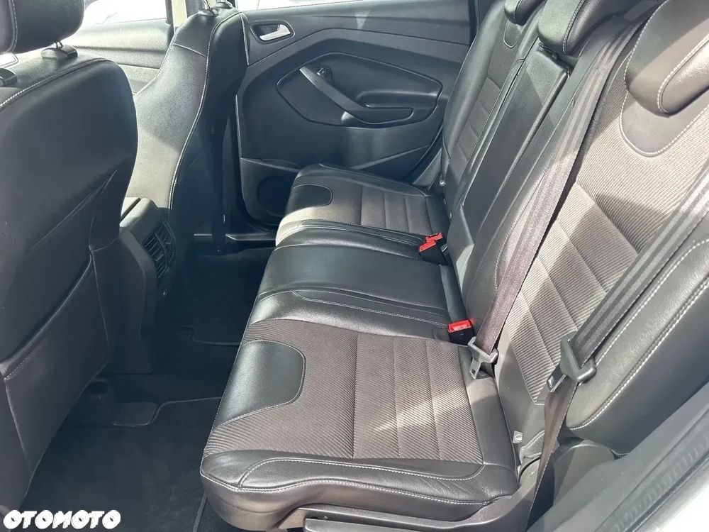 Ford Kuga 2.0 TDCi 2x4 Titanium - 25