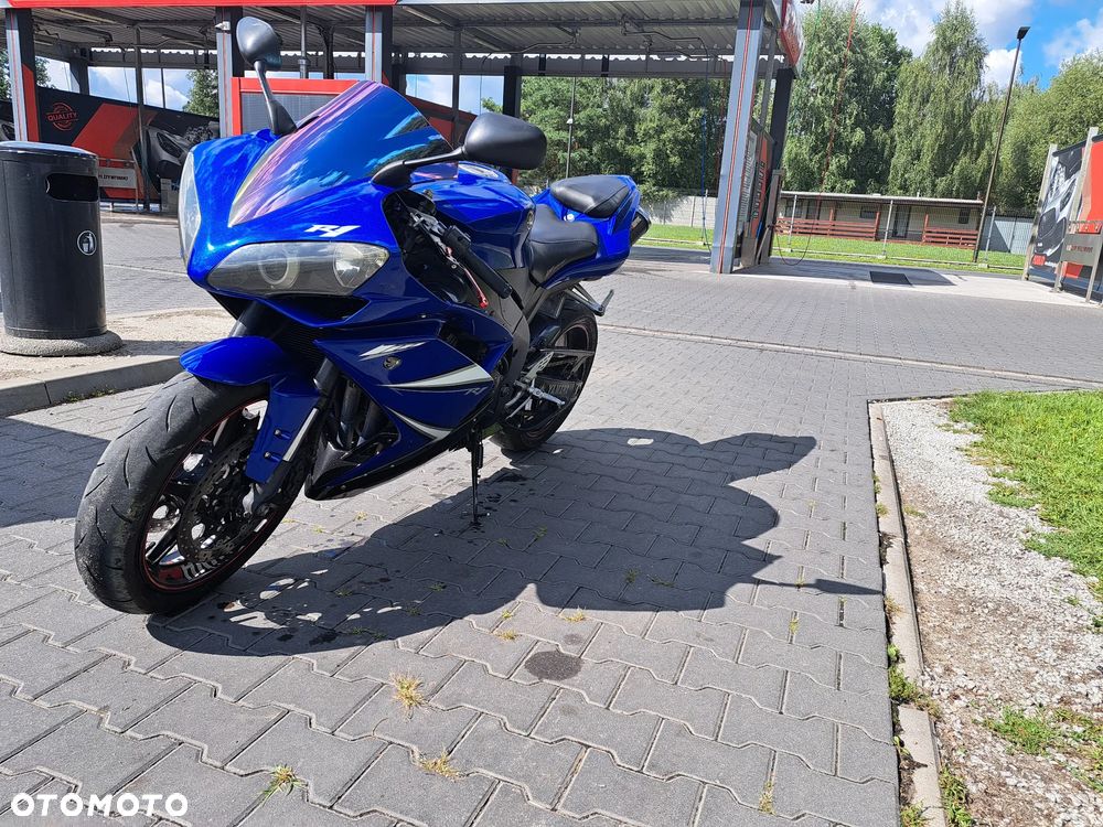 Yamaha R1 - 3