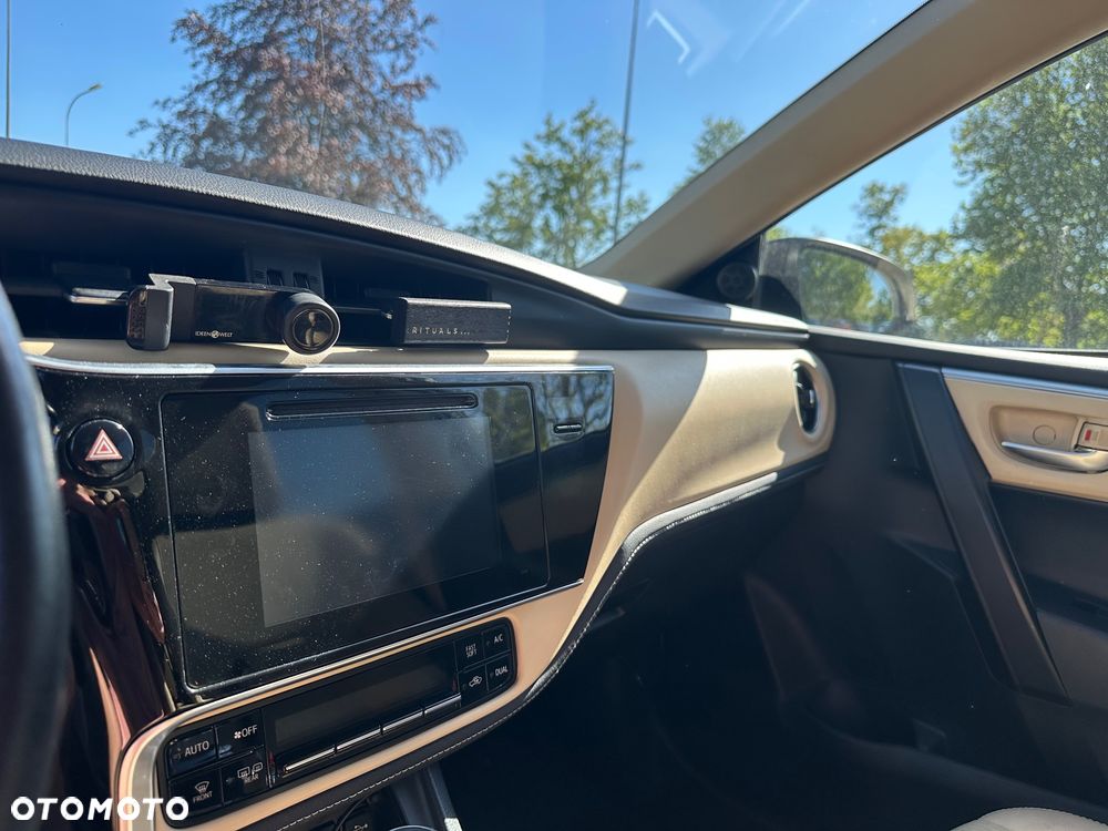Toyota Corolla 1.6 Prestige - 6