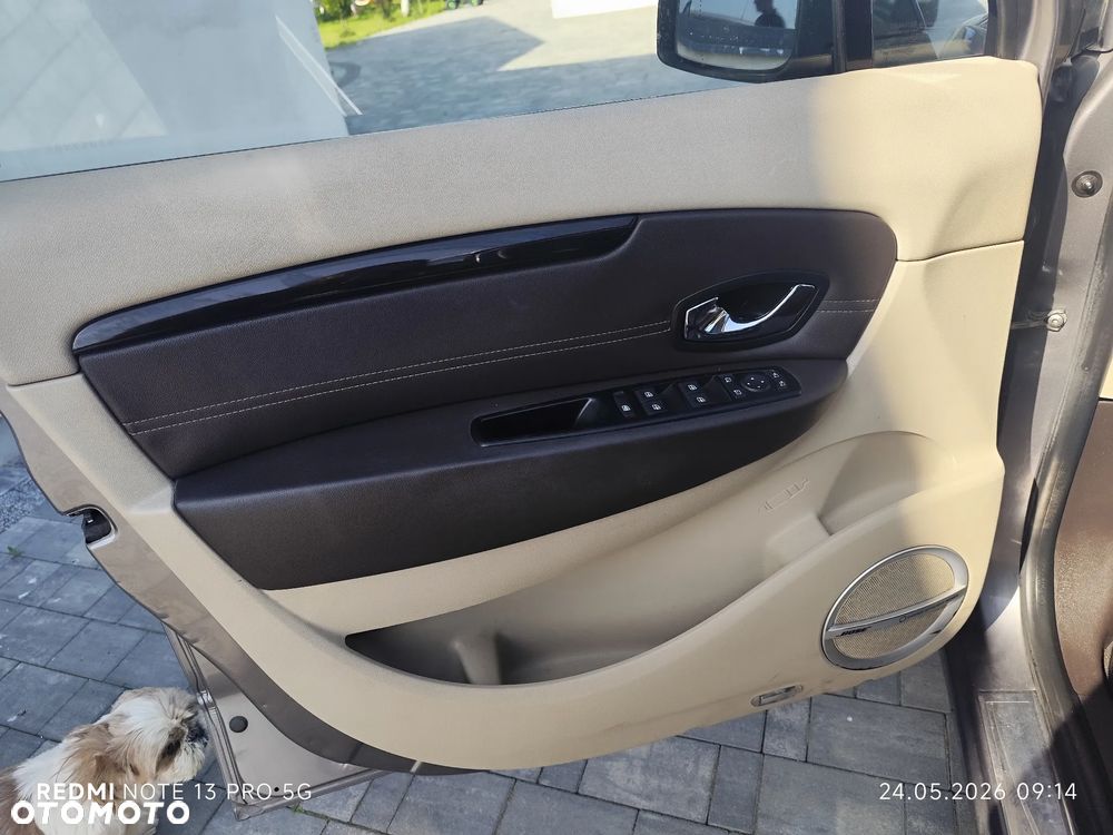 Renault Scenic dCi 110 EDC Paris - 11