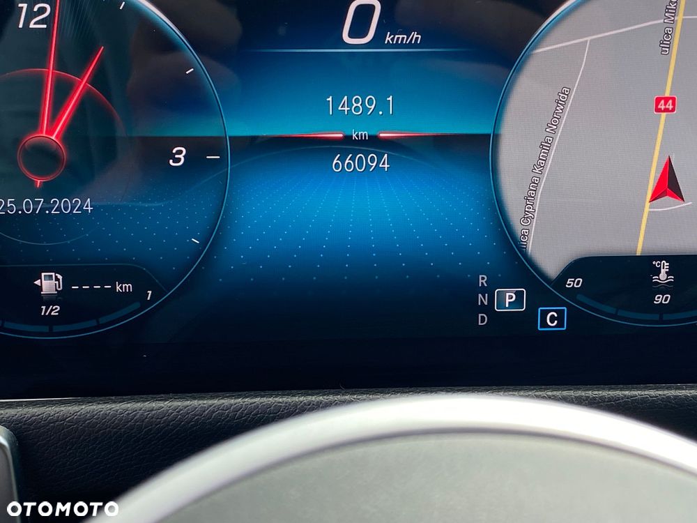 Mercedes-Benz GLB 250 4-Matic 8G-DCT - 12