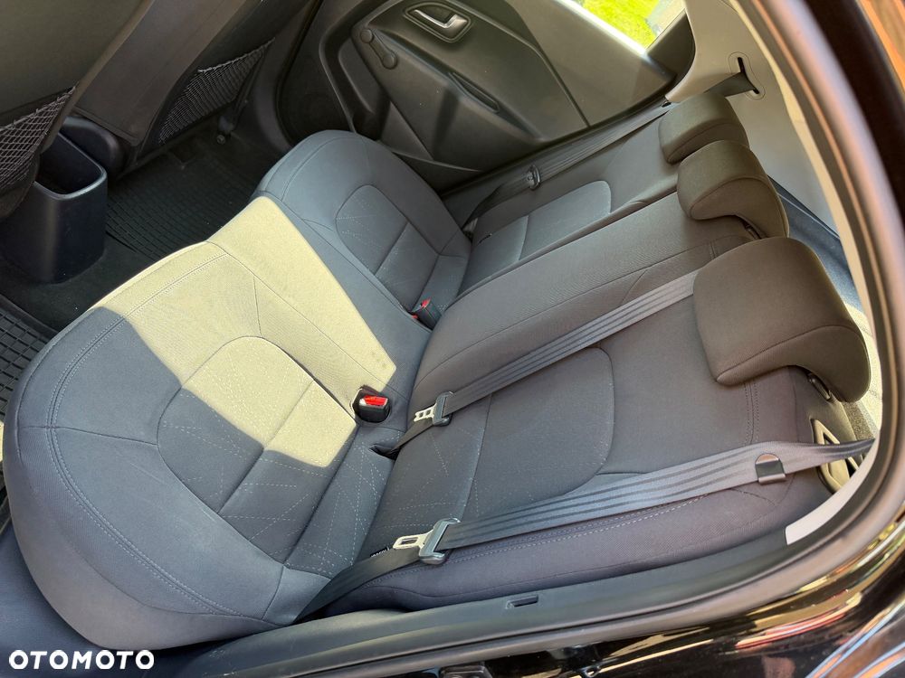 Kia Rio 1.2 Edition 7 - 11