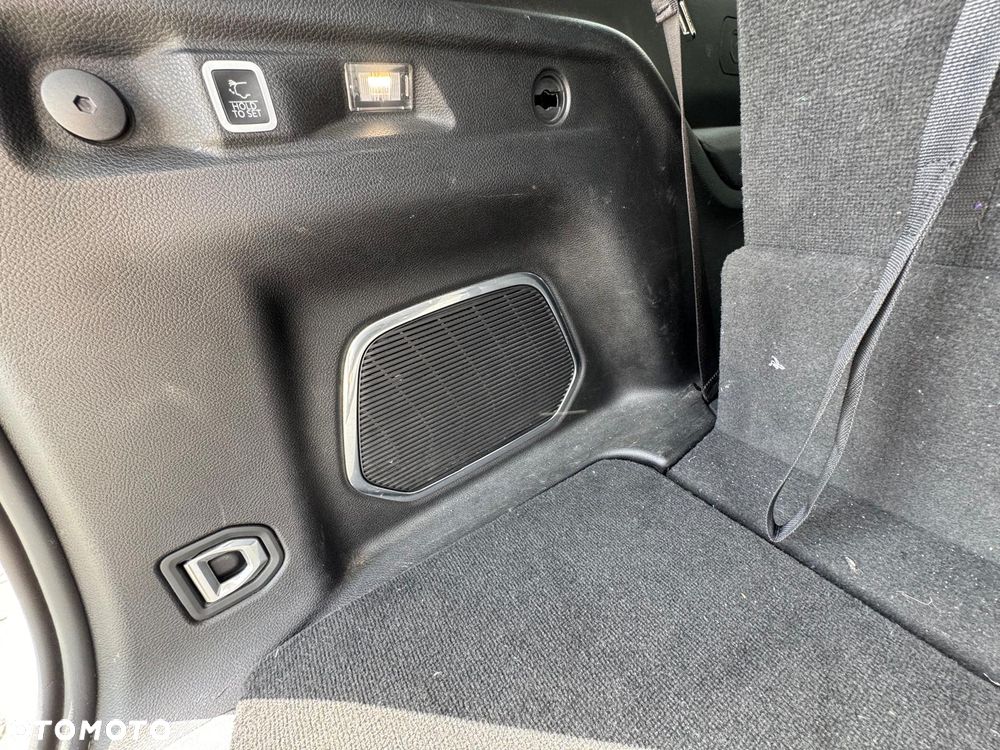 Jeep Grand Cherokee - 28