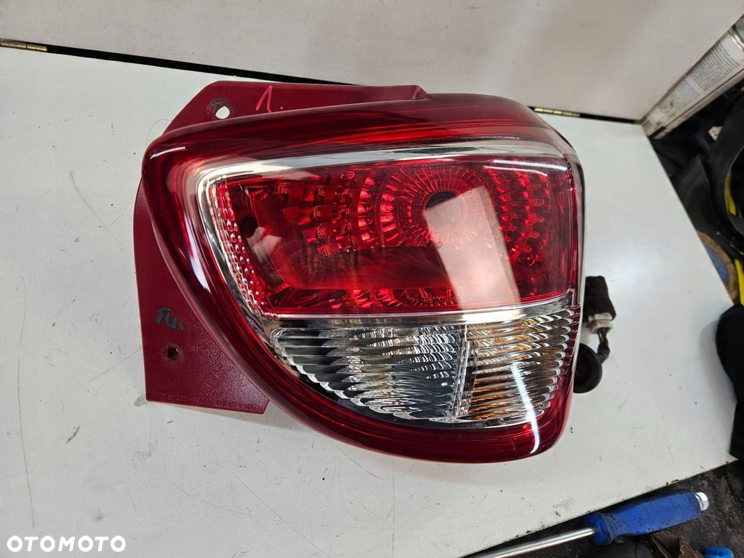 Hyundai i10 2 II 13- prawa lampa tylna tył - 3