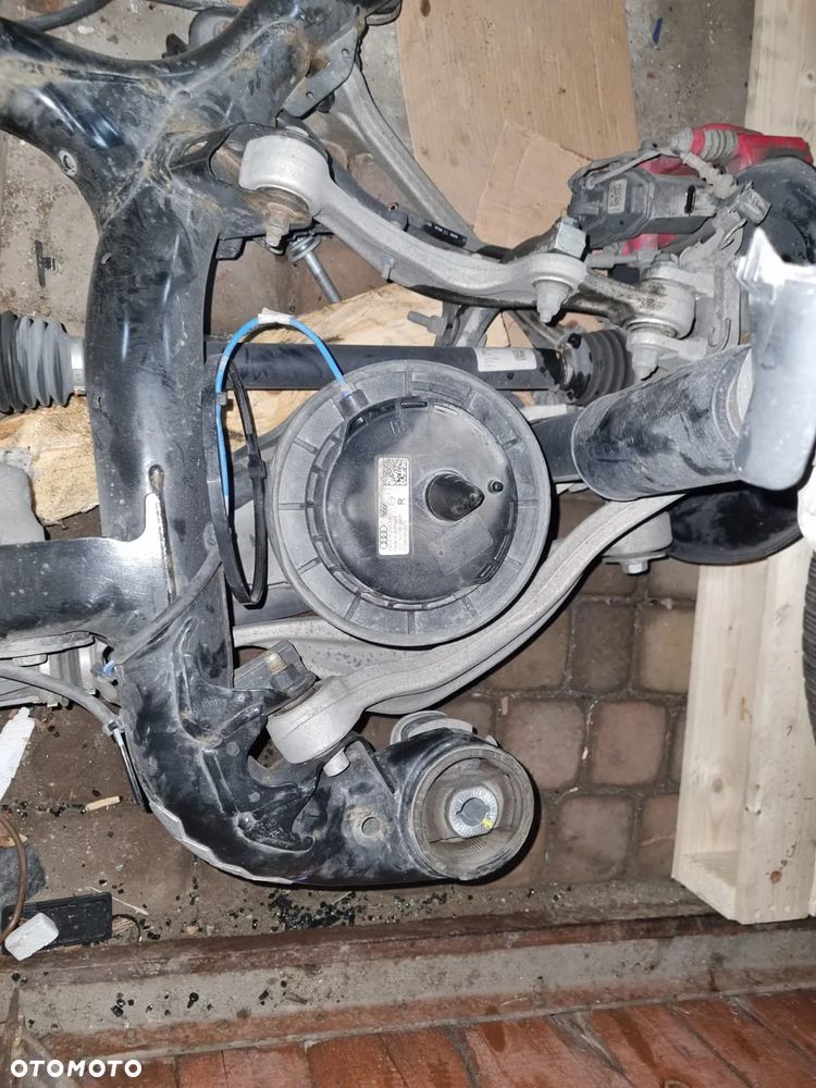 Kompletne zawieszenie tył pneumatyczne, oś skrętna Audi Q8 przebieg 70 tysięcy - 3
