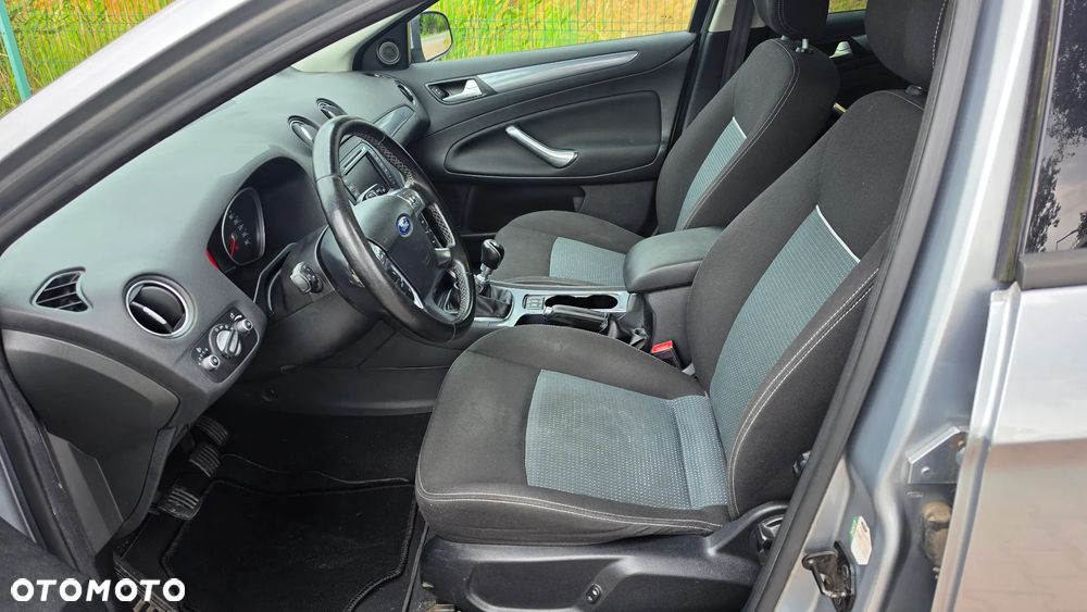 Ford Mondeo SW - 7