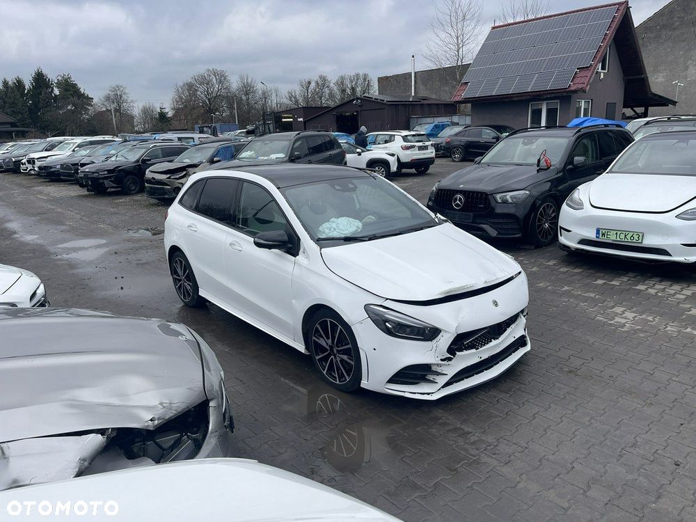Mercedes-Benz Klasa B 220 4-Matic AMG Line 7G-DCT - 2