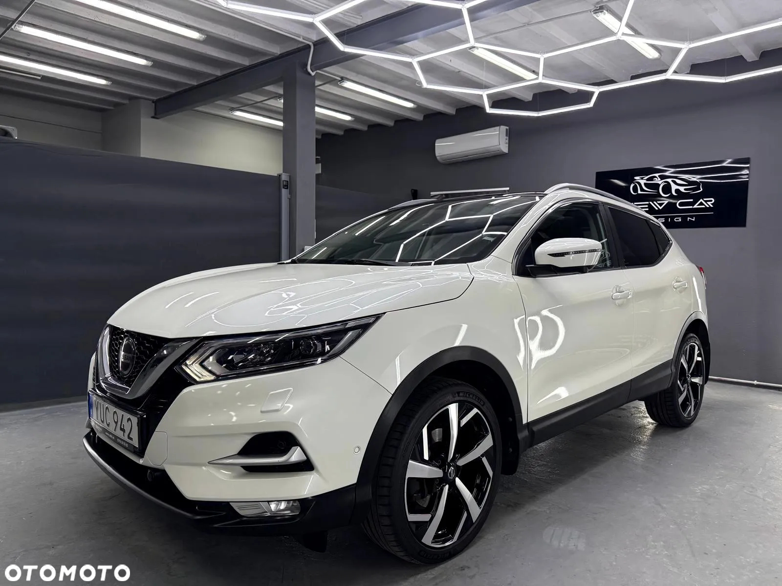 Nissan Qashqai 1.3 DIG-T TEKNA - 14