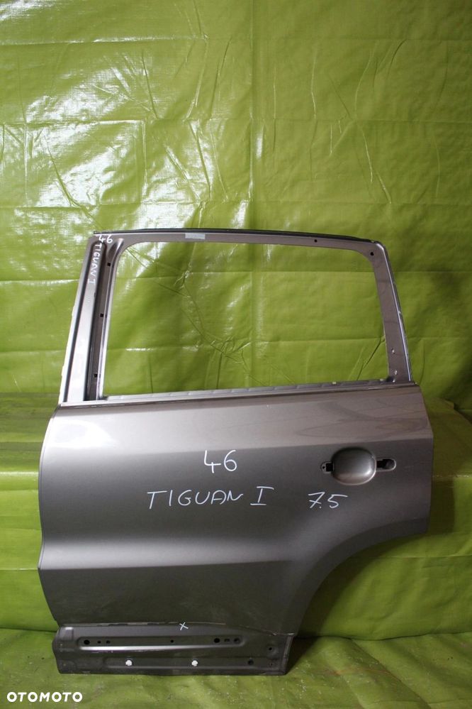 Drzwi Volkswagen Tiguan I 2007-2016r. tył lewy