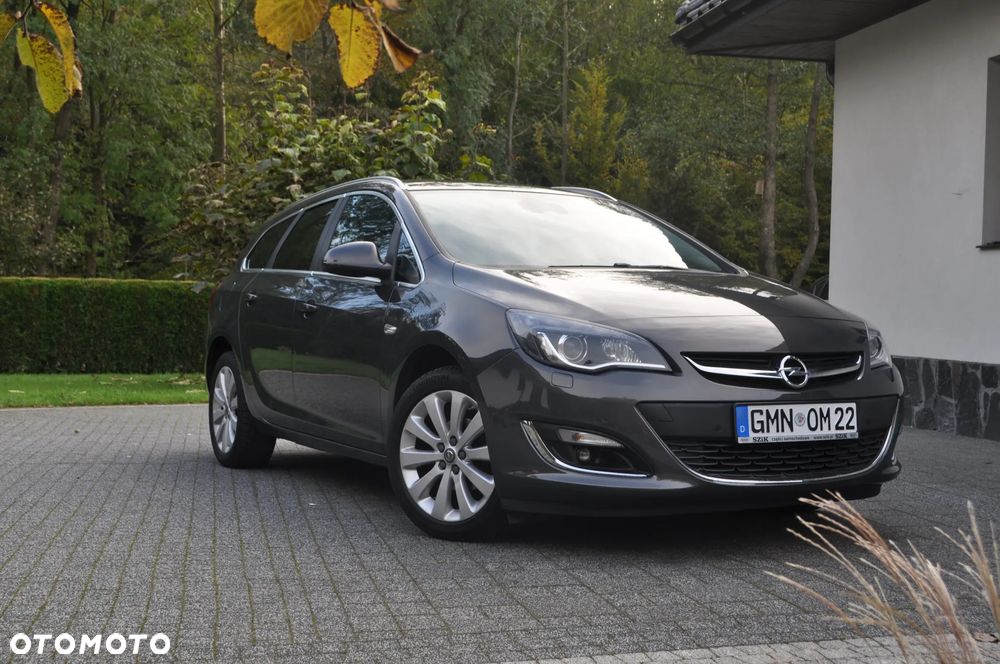 Opel Astra 1.4 Turbo Exklusiv - 2