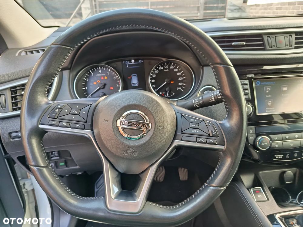 Nissan Qashqai 1.2 DIG-T N-Connecta Xtronic EU6 - 17