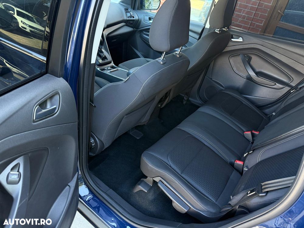 Ford Kuga - 27