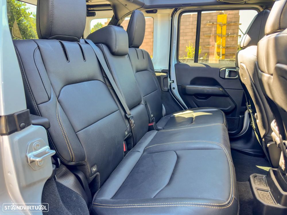 Jeep Wrangler Unlimited - 42