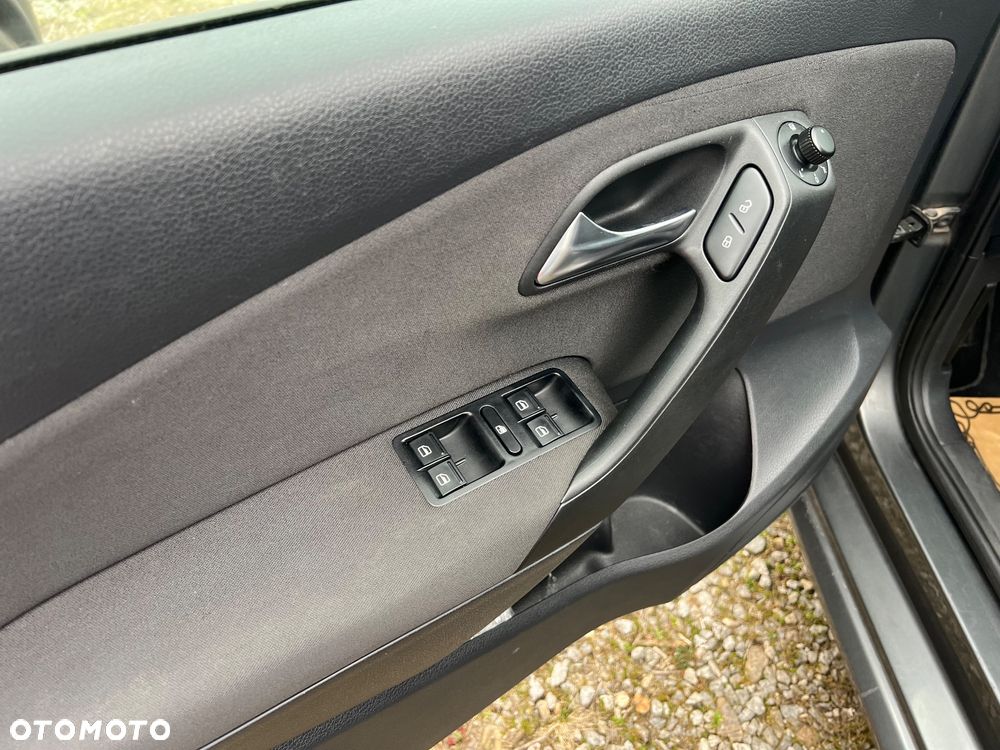 Volkswagen Polo 1.4 16V Comfortline - 8