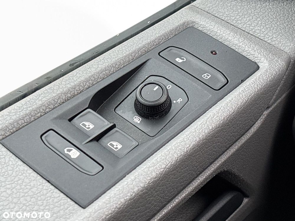 Volkswagen Transporter 2.0 TDI 110 KM - 25