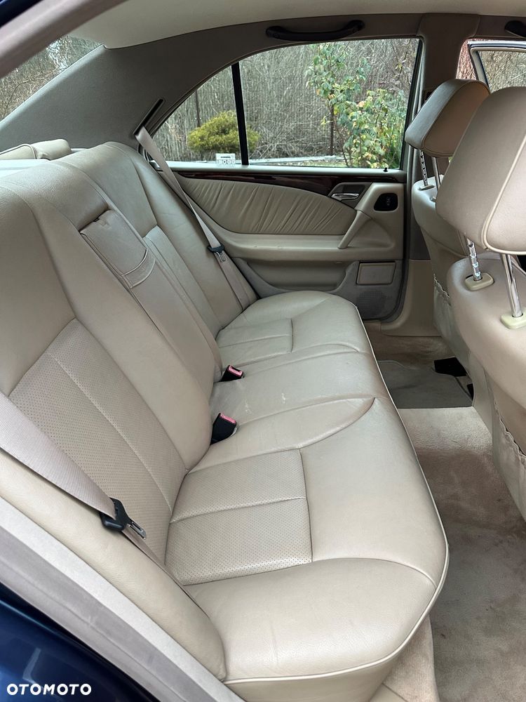 Mercedes-Benz Klasa E - 16