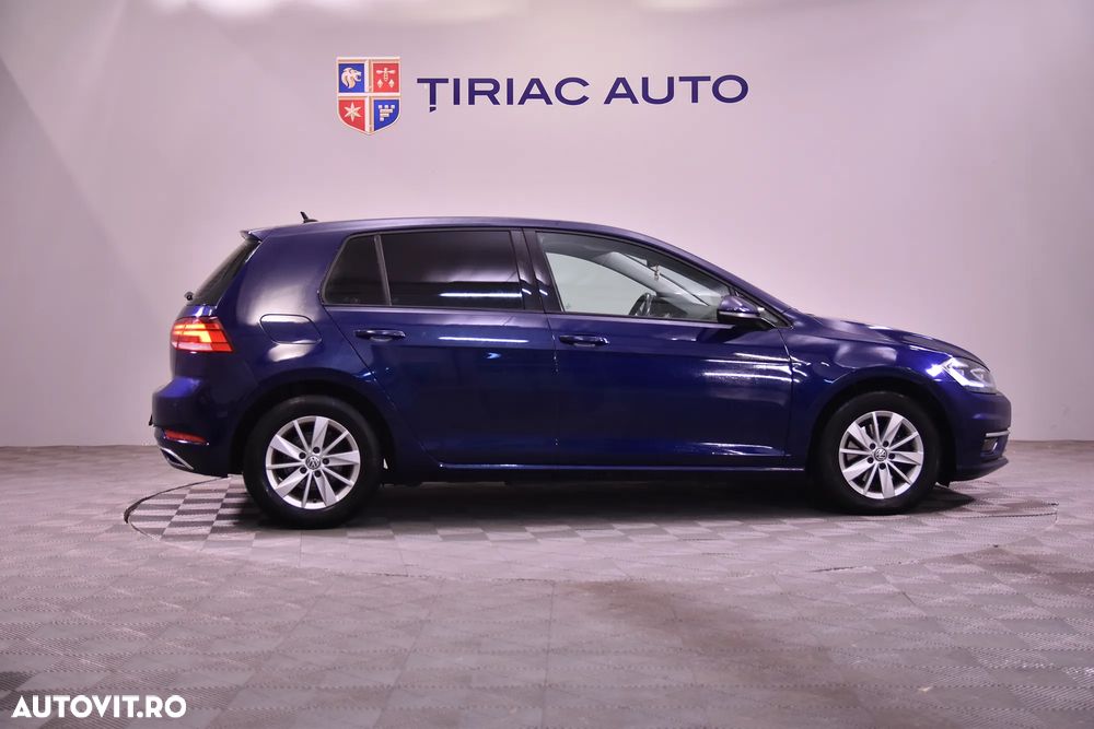 Volkswagen Golf - 6