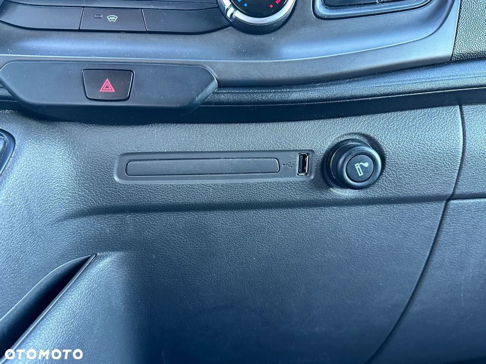 Ford TRANSIT CUSTOM - 18