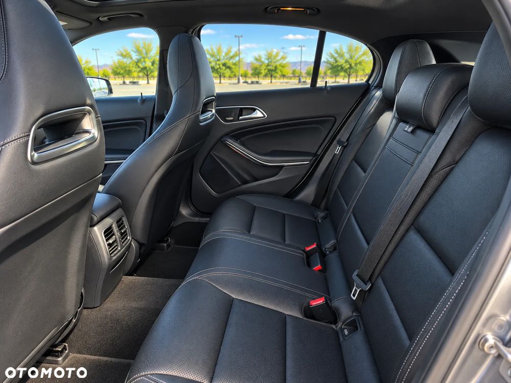 Mercedes-Benz GLA 220 4-Matic - 9