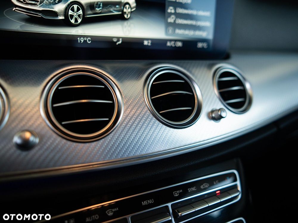 Mercedes-Benz Klasa E 200 d Business Edition 9G-TRONIC - 24