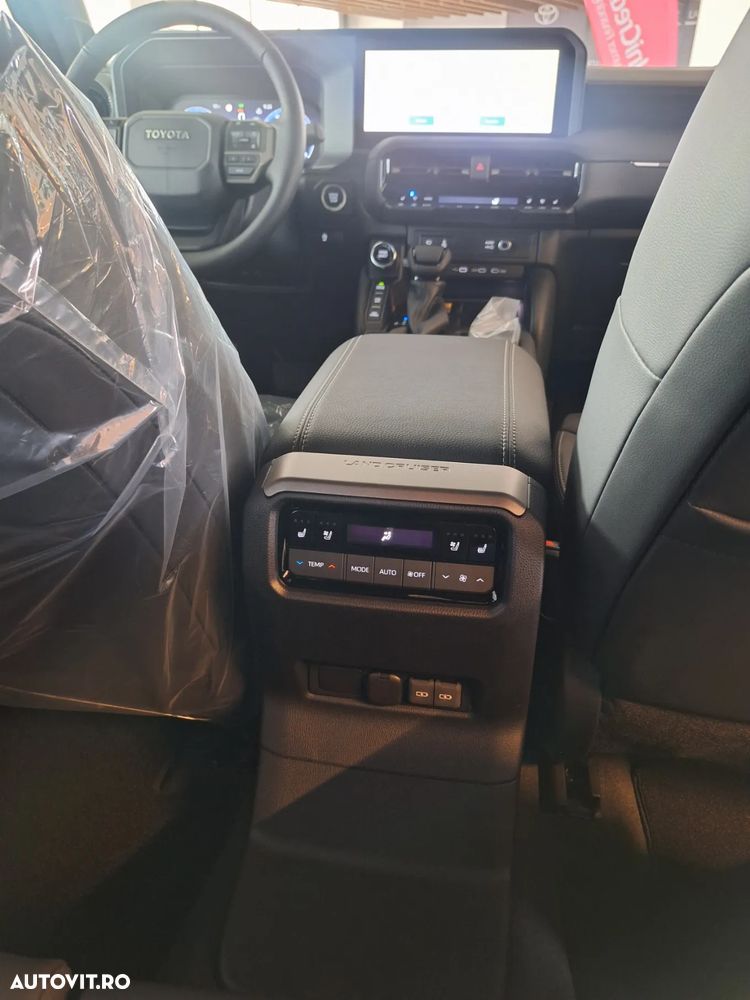Toyota Land Cruiser 250 2.8l D-4D 204 CP MHEV A/T 7 locuri Luxury - 15