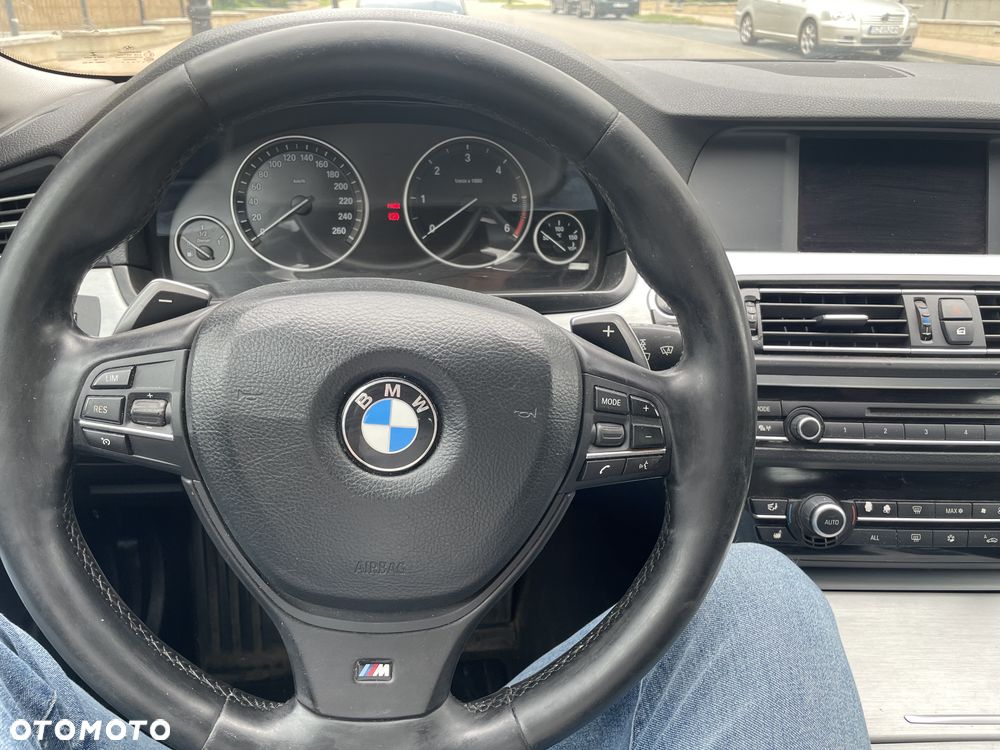 BMW Seria 5 525d - 13