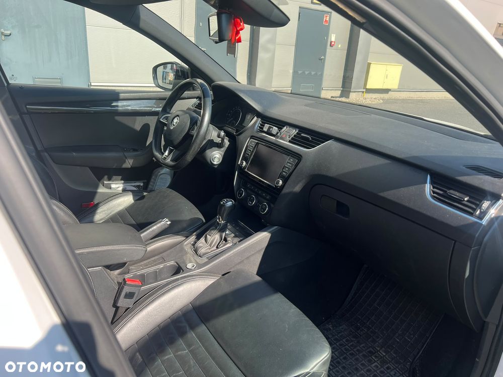 Skoda Octavia 2.0 TDI DSG RS - 7