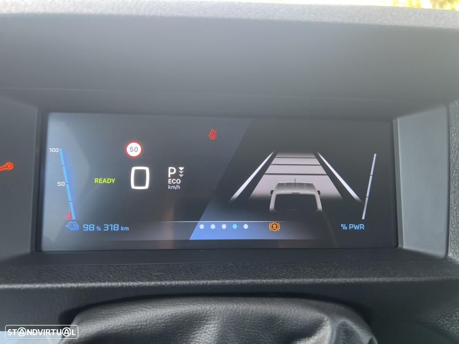 Peugeot e-Expert Cargo M 75KWH - 33
