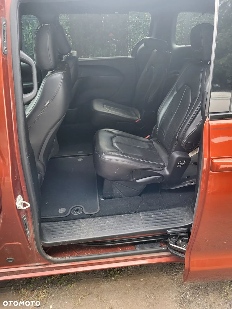 Chrysler Pacifica - 9