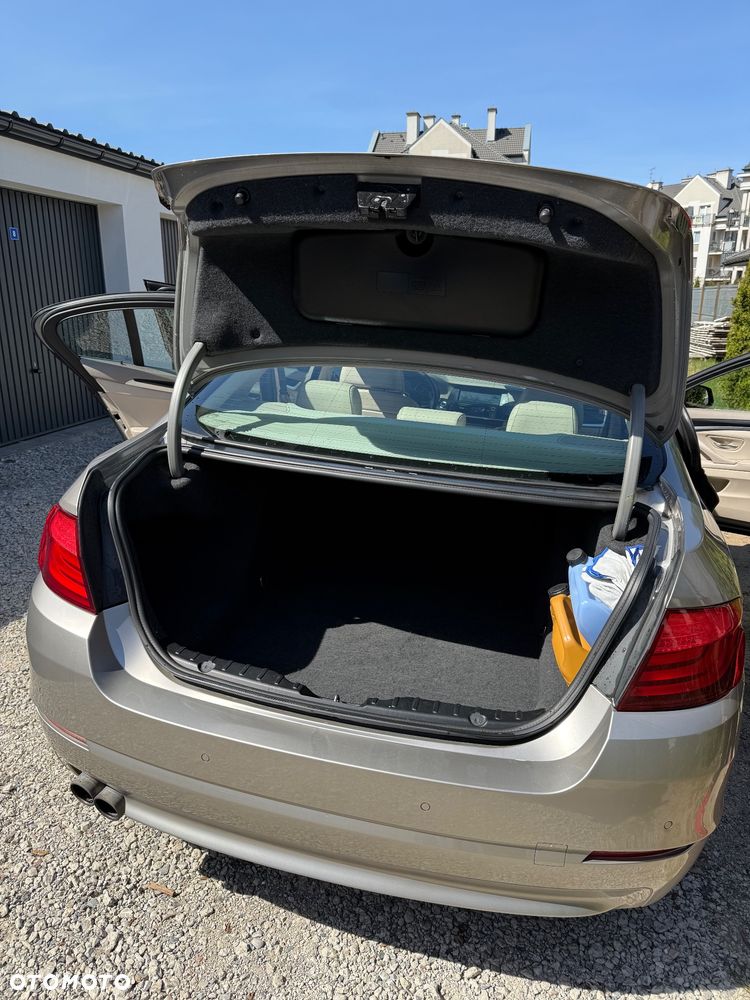 BMW Seria 5 520d - 13