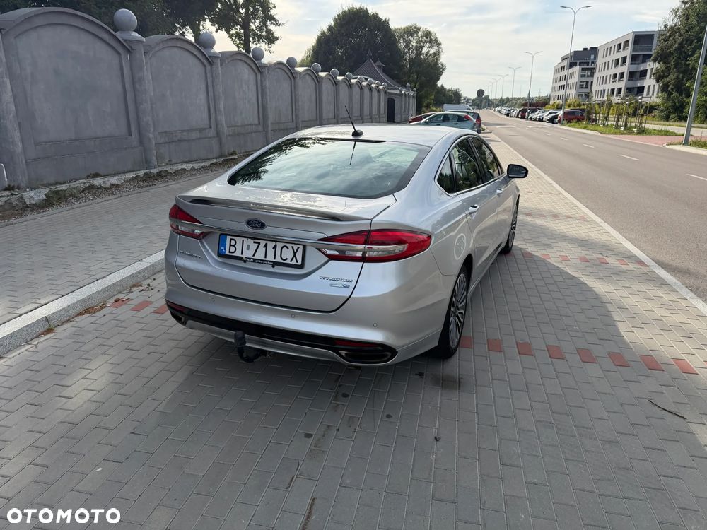 Ford Fusion - 16