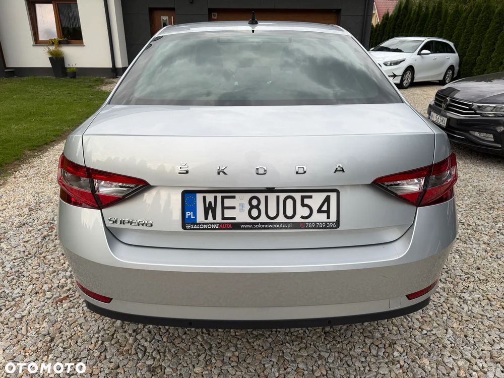 Skoda Superb 2.0 TDI SCR Ambition - 23