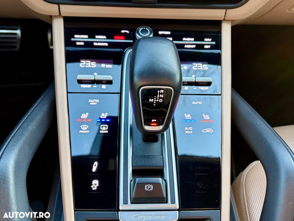 Porsche Cayenne S Tiptronic S Platinum Edition - 8