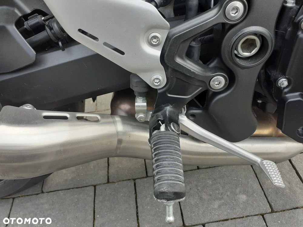 Kawasaki Z 900 RS - 24