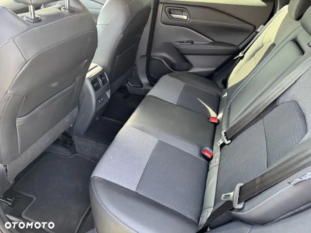 Nissan Qashqai 1.3 DIG-T mHEV N-Connecta Xtronic - 10