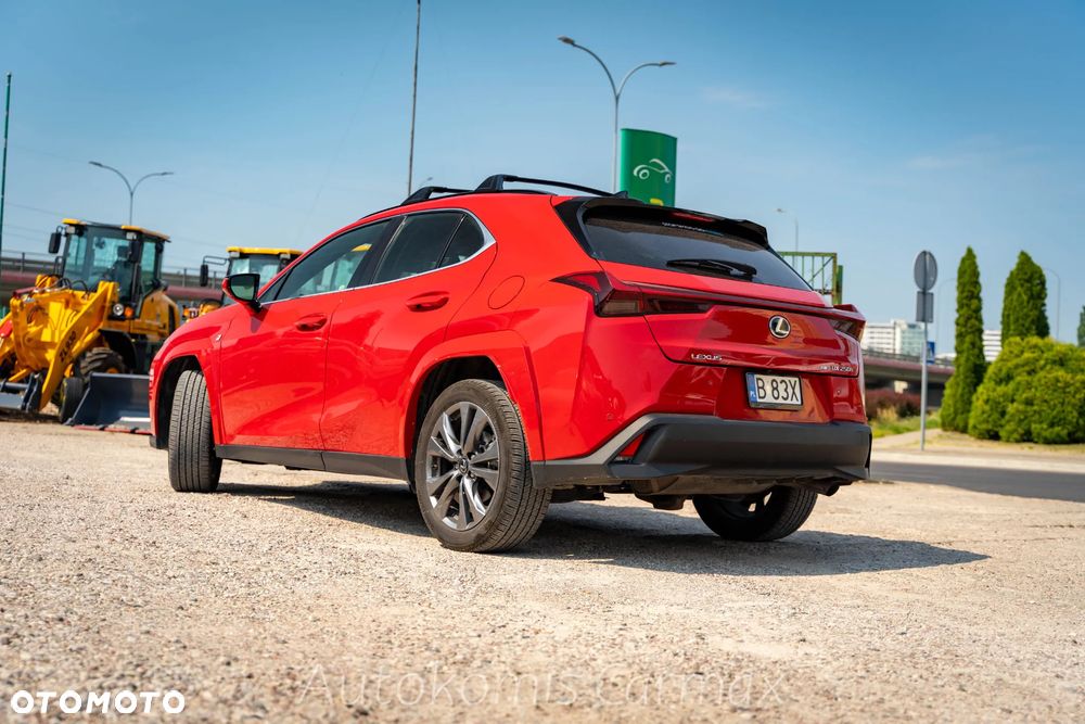 Lexus UX 250h GPF F Sport AWD - 11