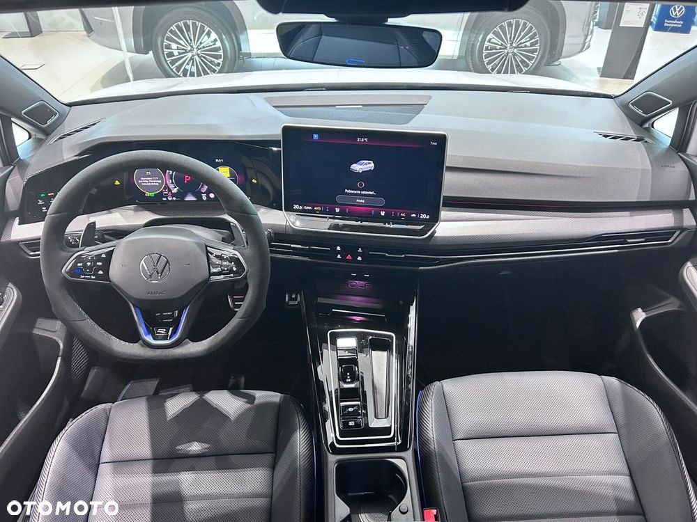 Volkswagen Golf - 22