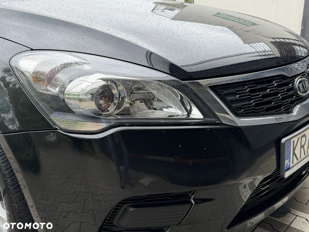 Kia Ceed 1.4 L - 17