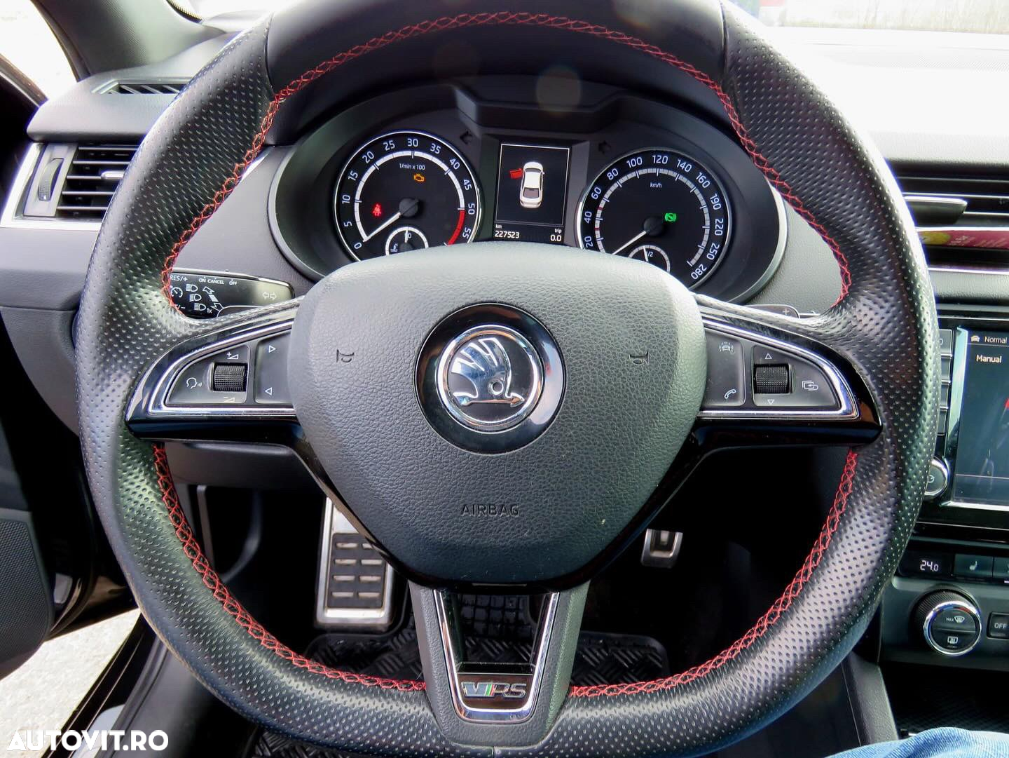 Skoda Octavia 2.0 TDI RS DSG - 24